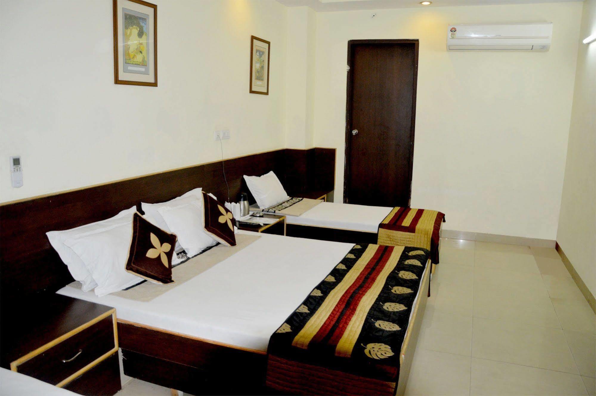 Hotel Ananta Inn Dzsaipur Kültér fotó